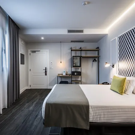 Intelier Victoria Hotel 2*