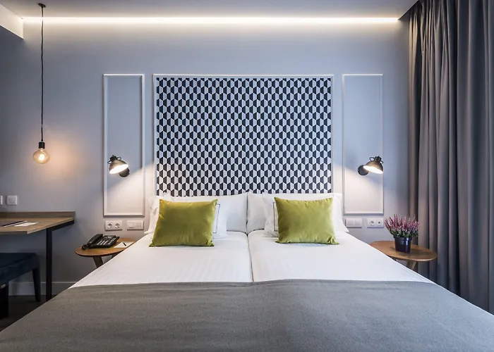 Intelier Victoria Hotel 2*