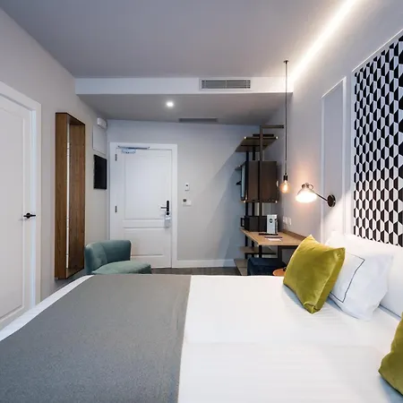 Intelier Victoria فندق سان سيباستيان