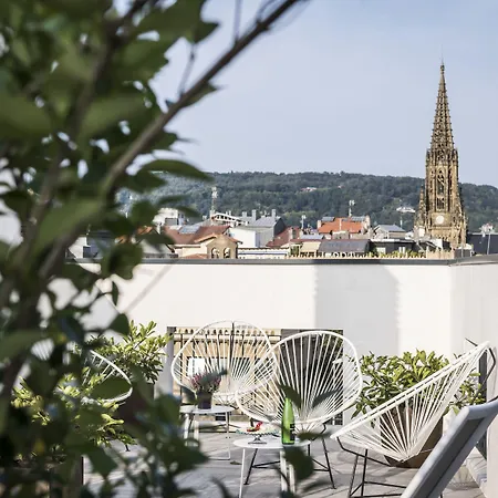 Intelier Victoria Hotell