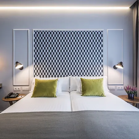 Intelier Victoria Hotell 2*