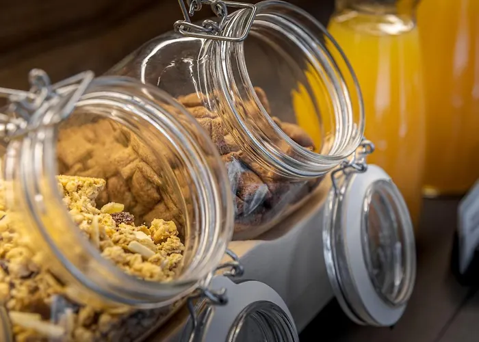 Intelier Victoria Hotell 2*